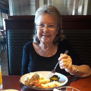 Meet your Posher, Carol